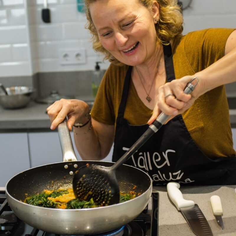 Spanish Cooking Class and Market Tour (Morning) - Imagen 4