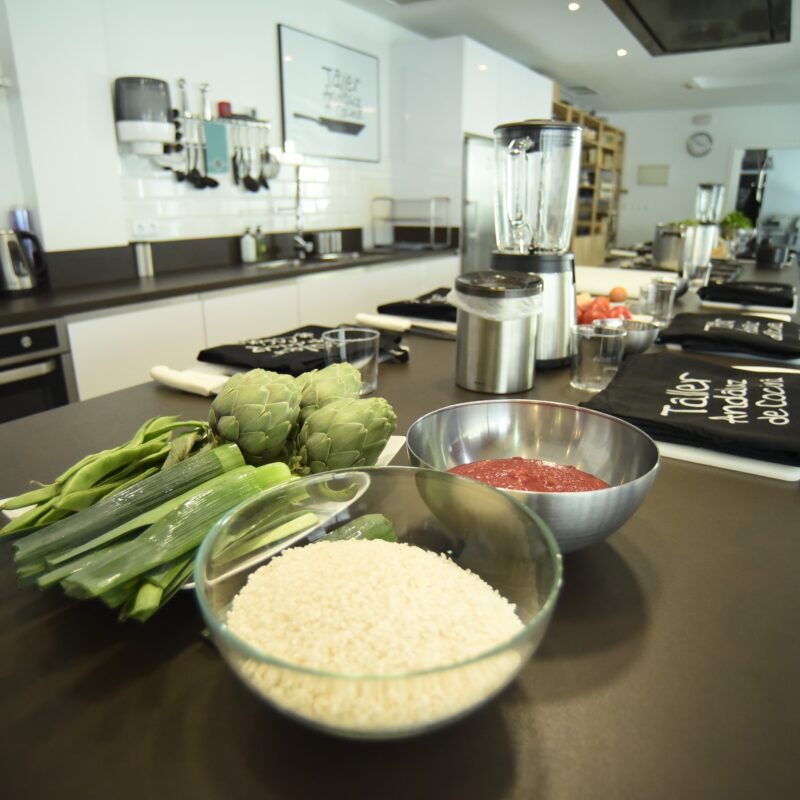 Spanish Cooking Class and Market Tour (Morning) - Imagen 6